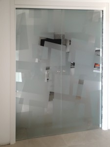 eclisse scrigno cassone vetra srl porte in vetro  satinato trasparente sabbiato decorato formelle murrina battenti va e vieni treviso pordenone udine portogruaro padova mestre (8) 